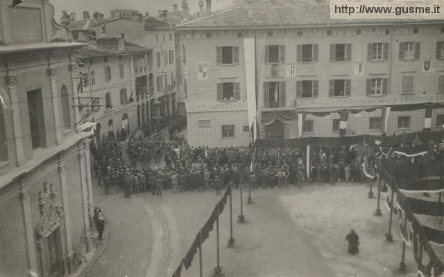 1935-no-vi Processione e Banda della  Milizia_senno-00009A-SO1muni - click to next image