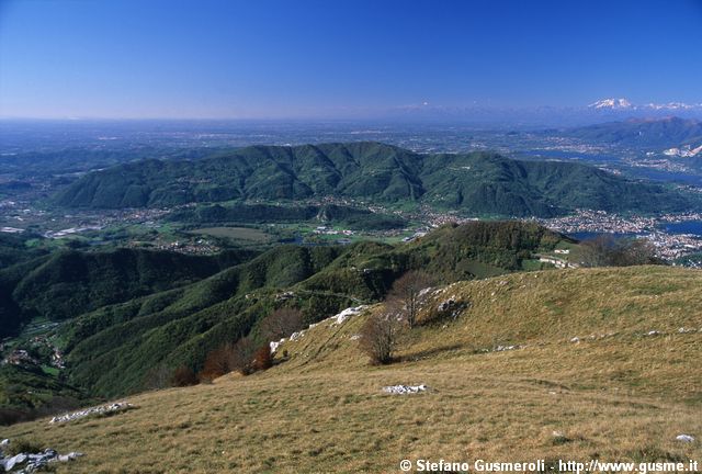  Dall'Albenza verso il monte Canto - click to next image