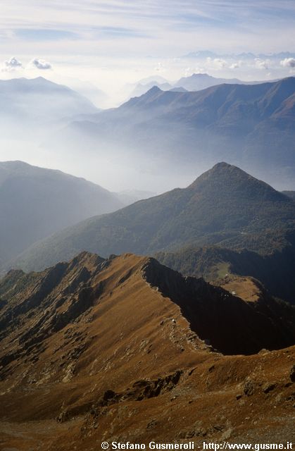  La cresta del Legnone vista dalla cima - click to next image