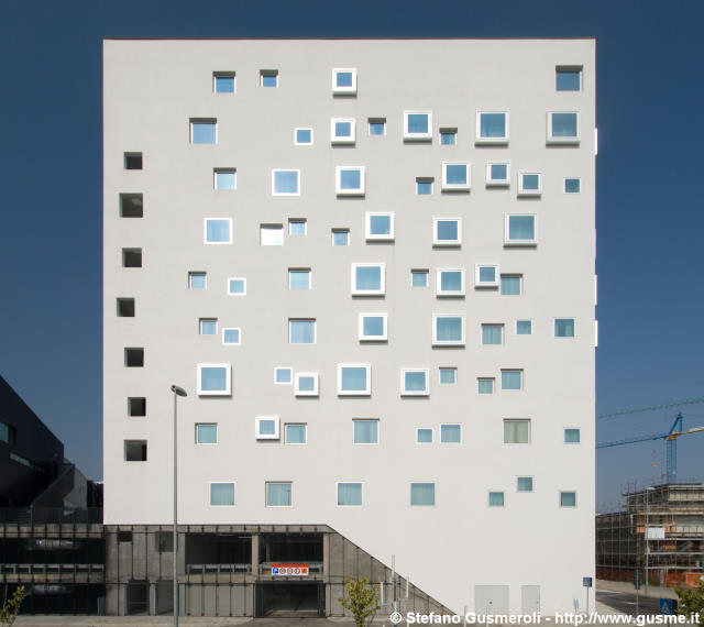  Hotel - click to next image