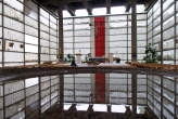 20090517_154600 Interno riflesso nell'acquasantiera