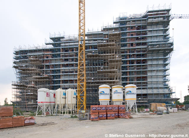  Cantiere edificio residenziale - click to next image