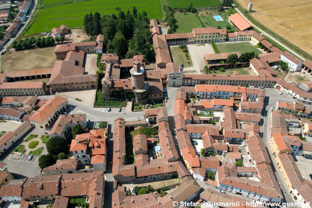  Sartirana - click to next image