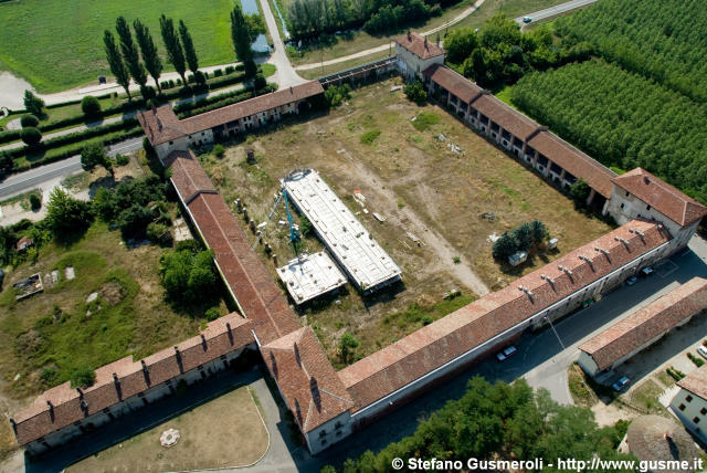  Colombarone - click to next image