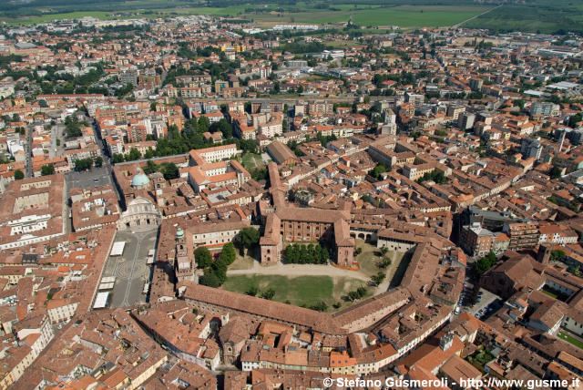  Panorama sul centro - click to next image