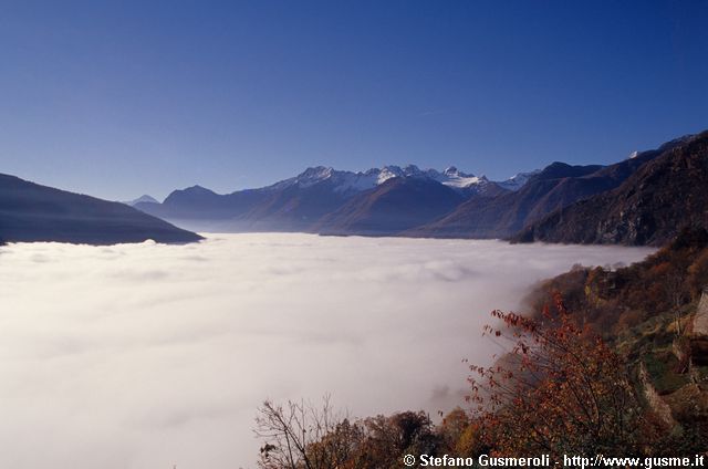  Mare di nuvole sulla valchiavenna - click to next image