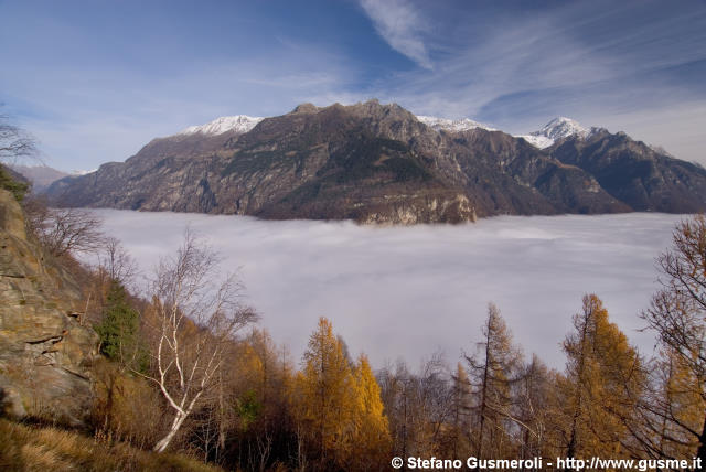  Cirrocumuli tra le valli San Giacomo e Bregaglia - click to next image