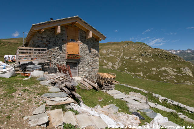  Alpe Zocana - Baita ristrutturata - click to next image