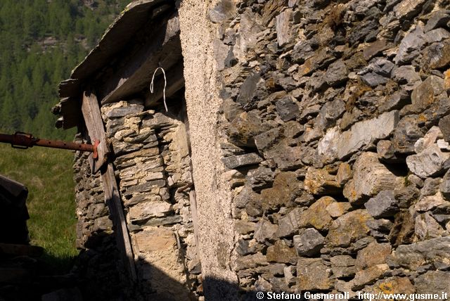  Rustici cadenti - click to next image