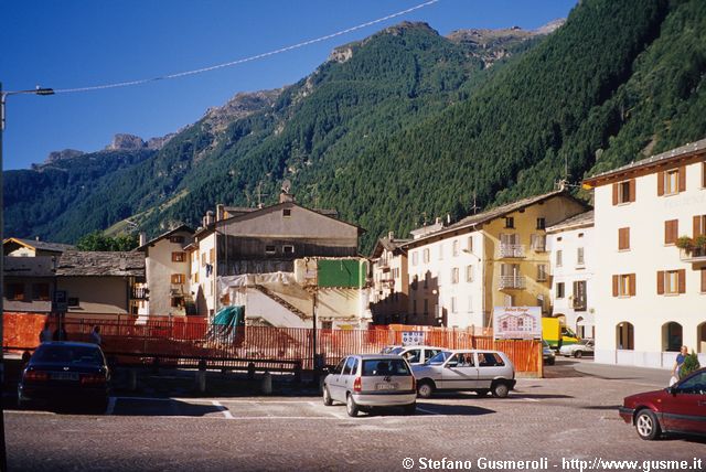  Cantiere in piazza - click to next image