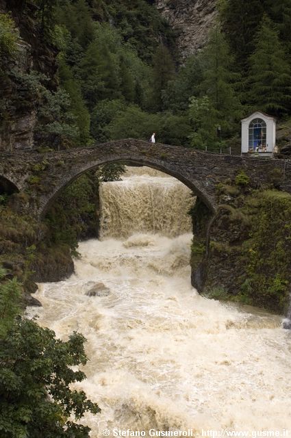 Ponte Romano con Rabbiosa marrone - click to next image