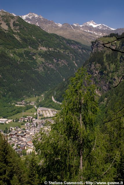  Panorama su Campodolcino - click to next image