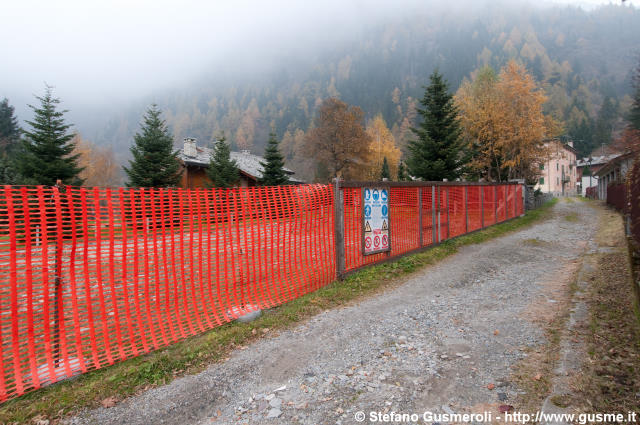  Vicolo e cantiere in Acero - click to next image