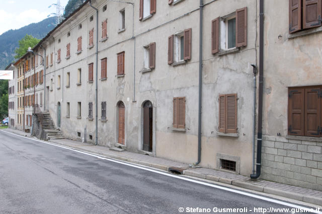  Lungo la Statale - click to next image