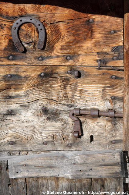  Dettaglio porta - click to next image