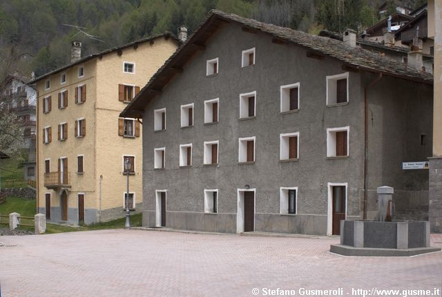 Canonica - click to next image
