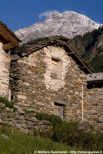 Baita e pizzo Stella - click to next image
