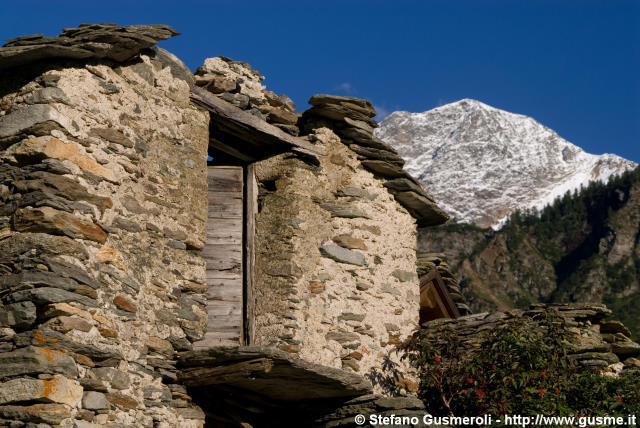  Baita cadente e pizzo Stella - click to next image