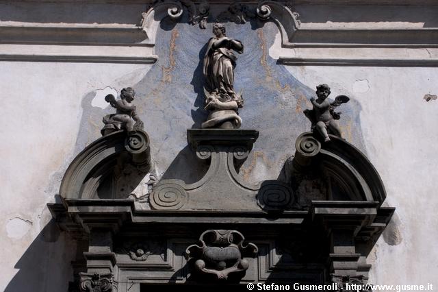  S.Maria - Portale in pietra ollare - click to next image