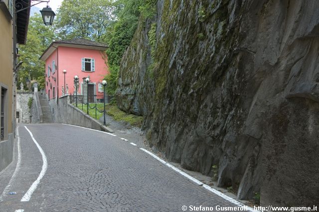  Via Quadrio e Ca' Rossa - click to next image