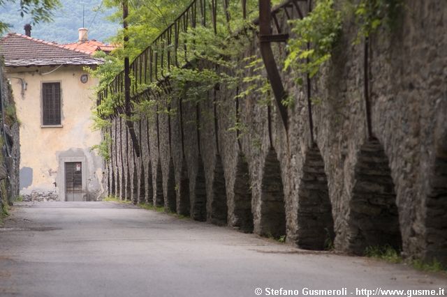  Via Poiatengo - click to next image