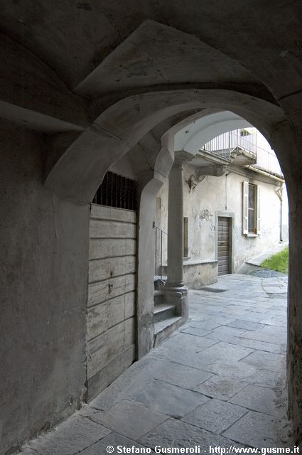  Scorcio in via S.Rosalia - click to next image