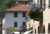 20060713_134105 Balcone fiorito in via Bossi
