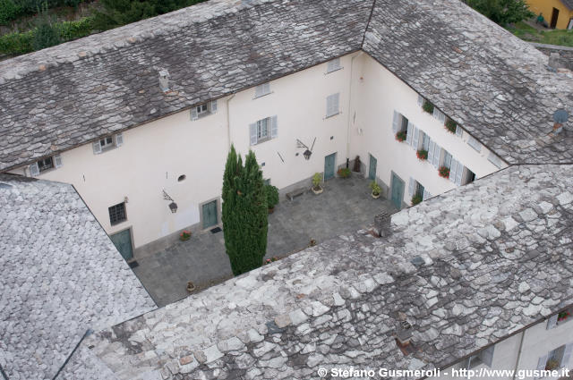  Corte presso S.Lorenzo - click to next image