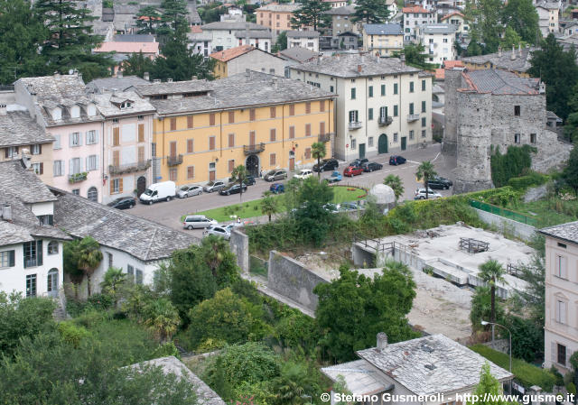 Piazza Castello - click to next image