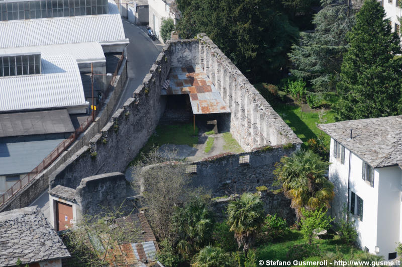  Resti in via Macolino - click to next image