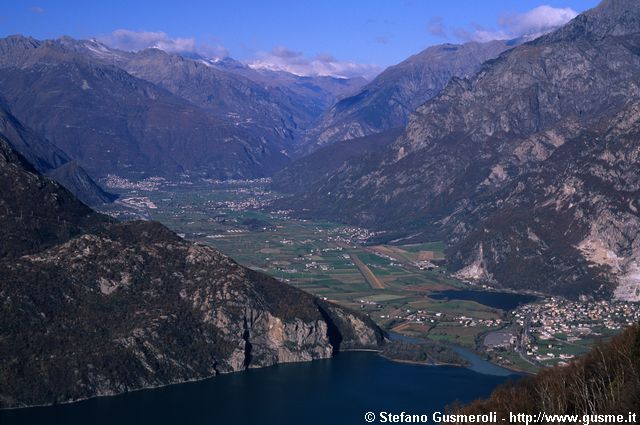  Lago di Mezzola e piano di Chiavenna - click to next image