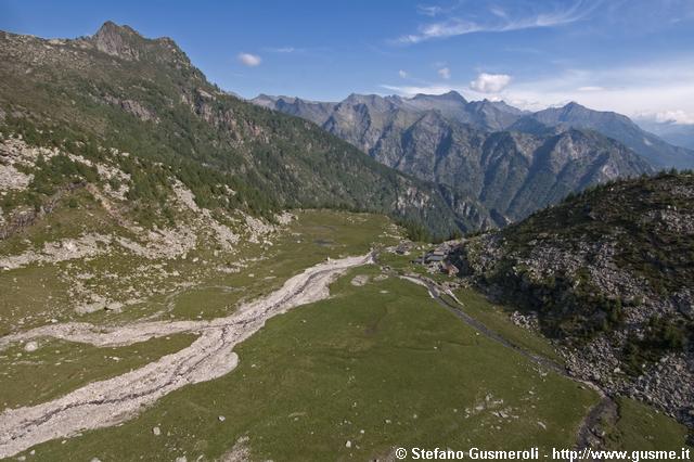  Alpe Campo in alta val Garzelli - click to next image