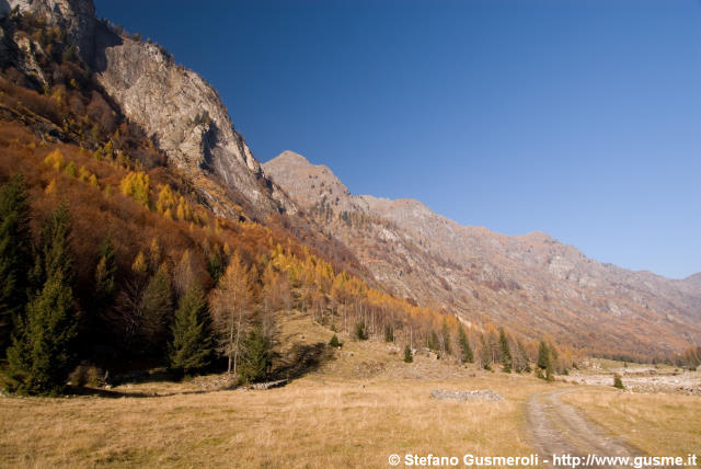  Pascoli sopra Corte Terza - click to next image