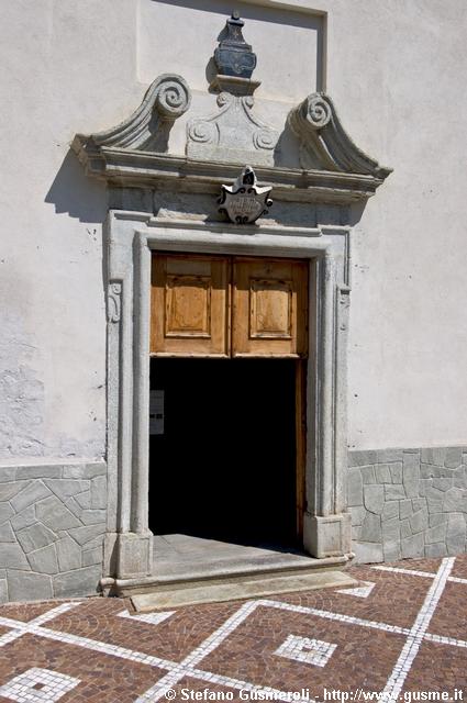  S.Martino - Portale - click to next image