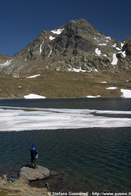  Pescatore al lago d'Emet - click to next image