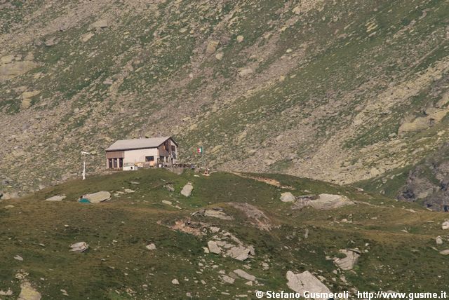  Verso il rifugio Bertacchi - click to next image