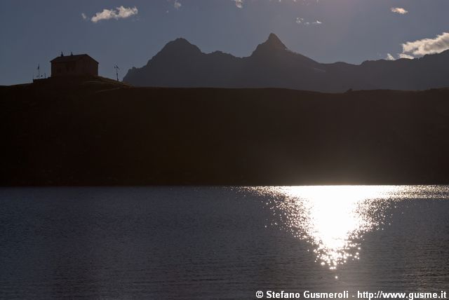  Lago d'Emet al tramonto - click to next image