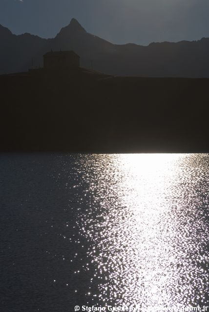  Tramonto sul lago d'Emet - click to next image