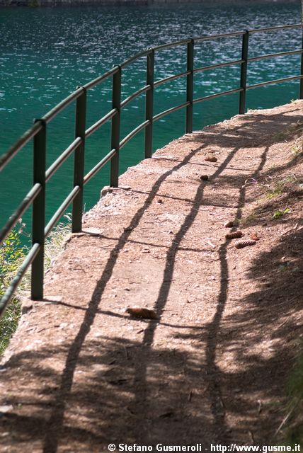  Passeggiata lungo il lago di Madesimo - click to next image