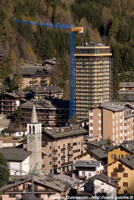  Hotel Torre prima della demolizione - click to next image