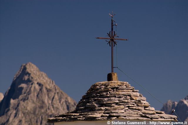  Cupolino campanile e pizzo di Prata - click to next image