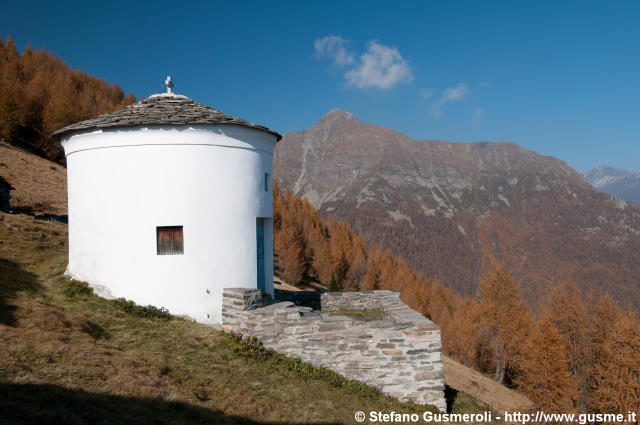  Cappelletta presso l'Alpe Cima - click to next image