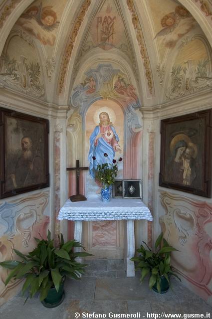  Cappella del Sacro Cuore - Interno - click to next image