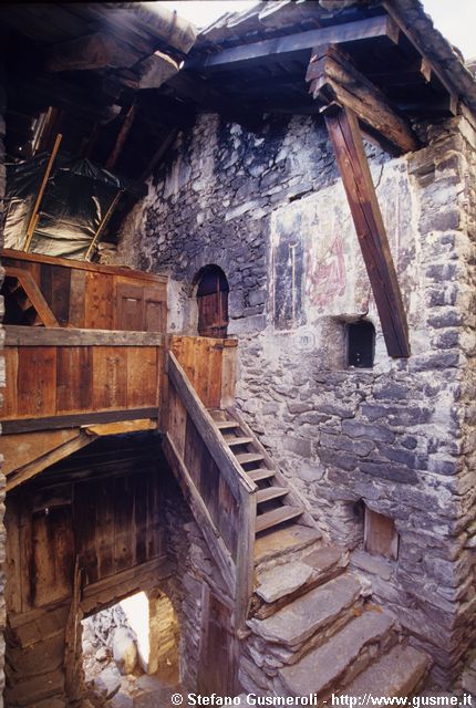  Palazzo affrescato - click to next image