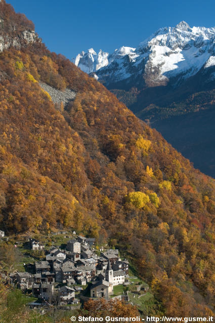  Savogno nei boschi autunnali - click to next image