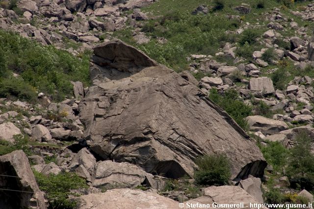  Roccia 'dito' - click to next image
