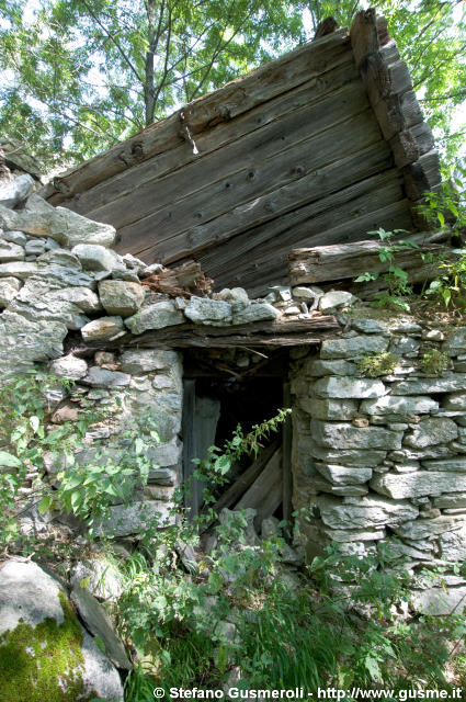  Rustici cadenti - click to next image