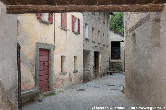  Vicolo - click to next image