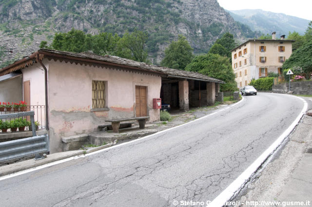  Lungo la statale - click to next image