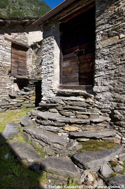  Vicolo di Vho - click to next image